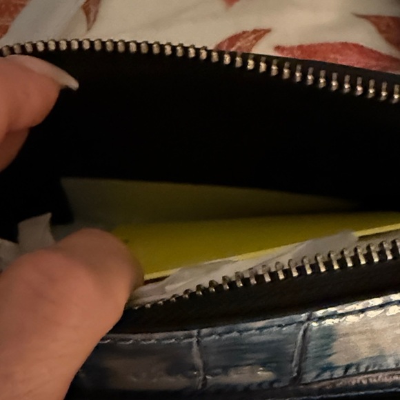 Marc Jacobs Blue Croc-Embossed Crossbody Bag - Picture 4 of 16